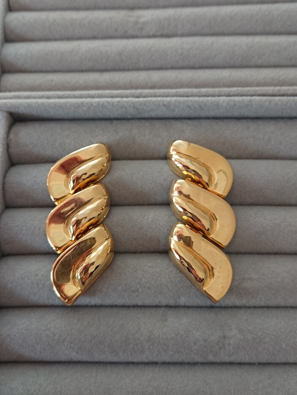 Vintage Triple bar stud earrings plated in light gold with a high-shine finish